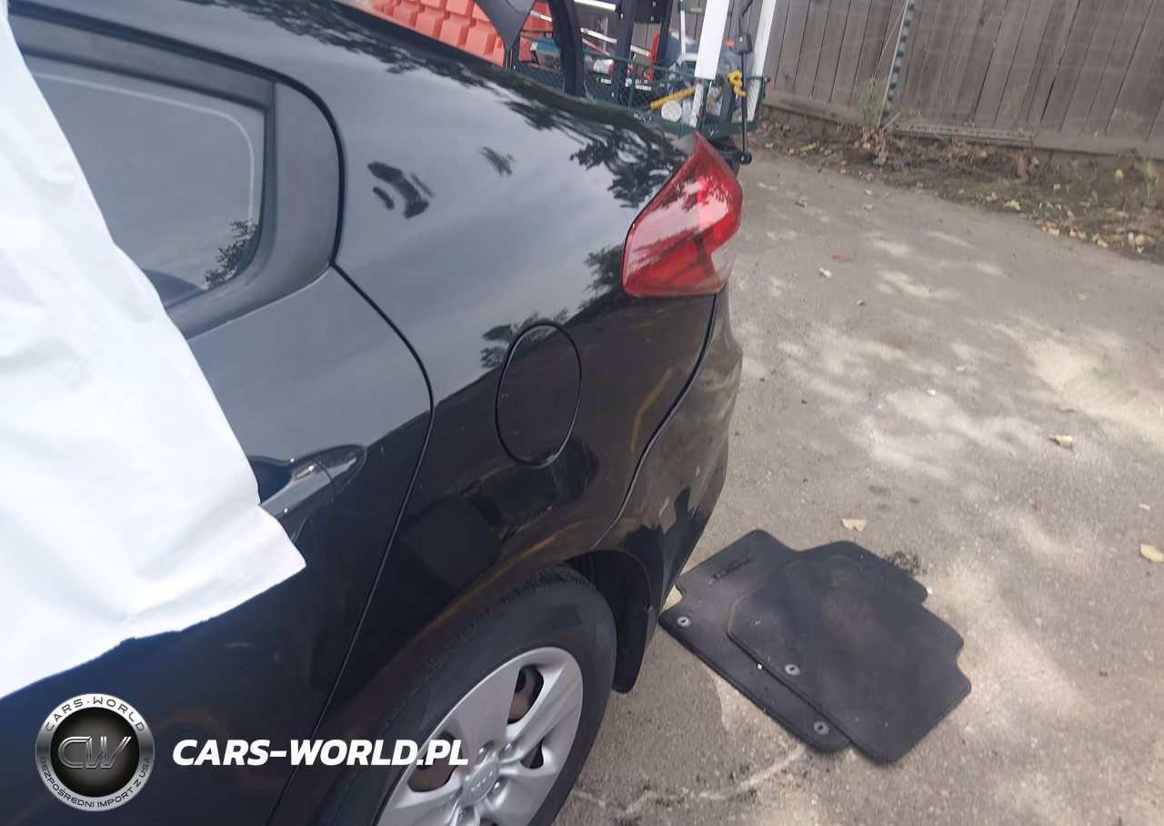 2017 Kia Forte Lx VIN:3KPFK4A72HE127245 - 6