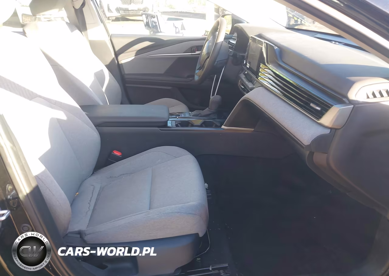 2025 Toyota Camry Le VIN:4T1DAACK1SU182963 - 5