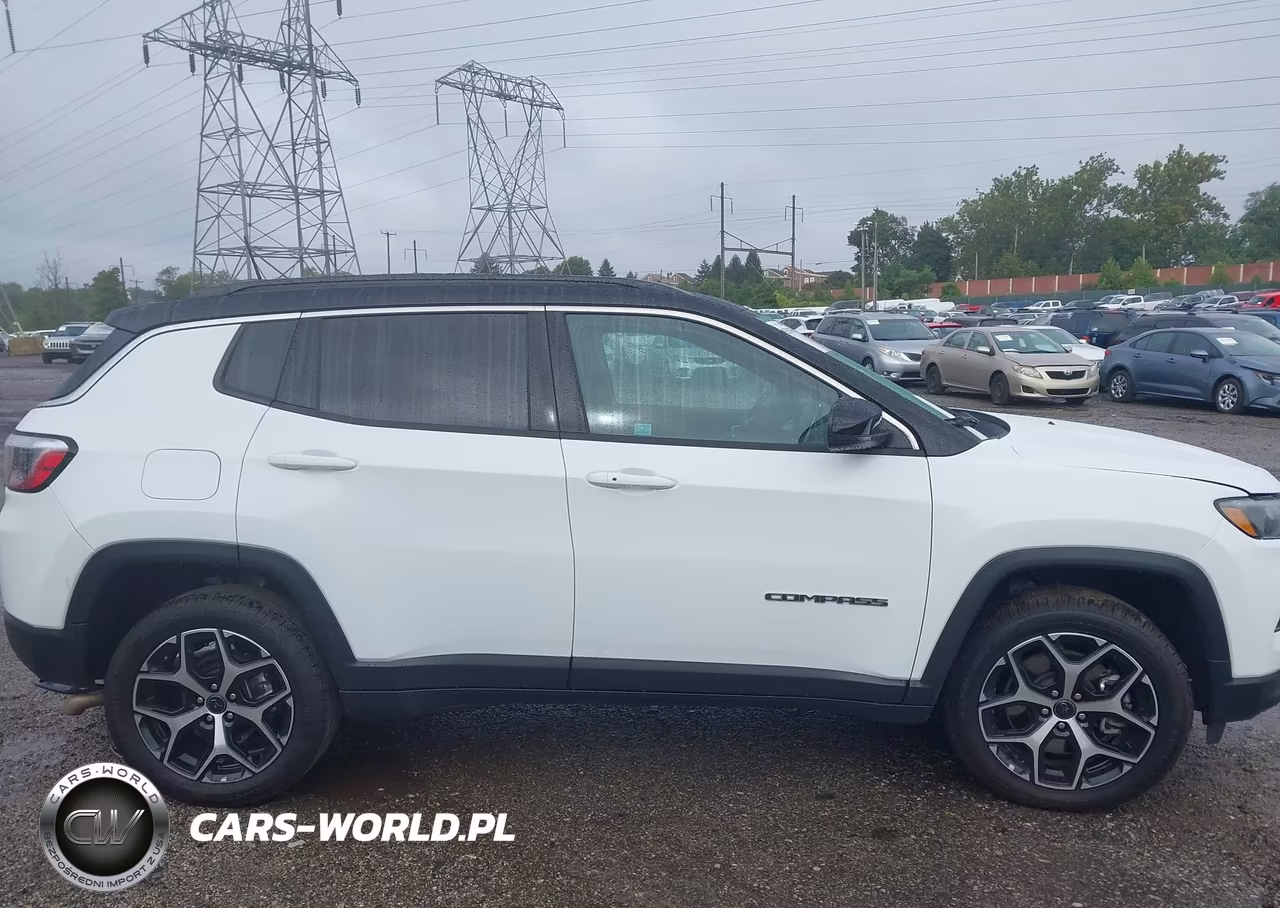 2025 Jeep Compass Limited 4X4 VIN:3C4NJDCN0ST523932 - 14