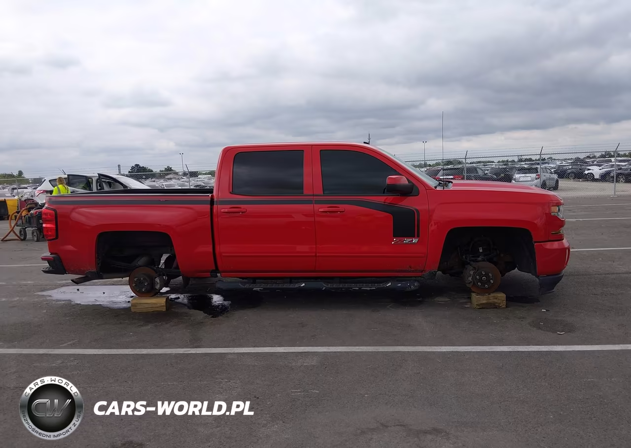 2018 Chevrolet Silverado 1500 2Lt VIN:3GCUKREC2JG131009 - 11