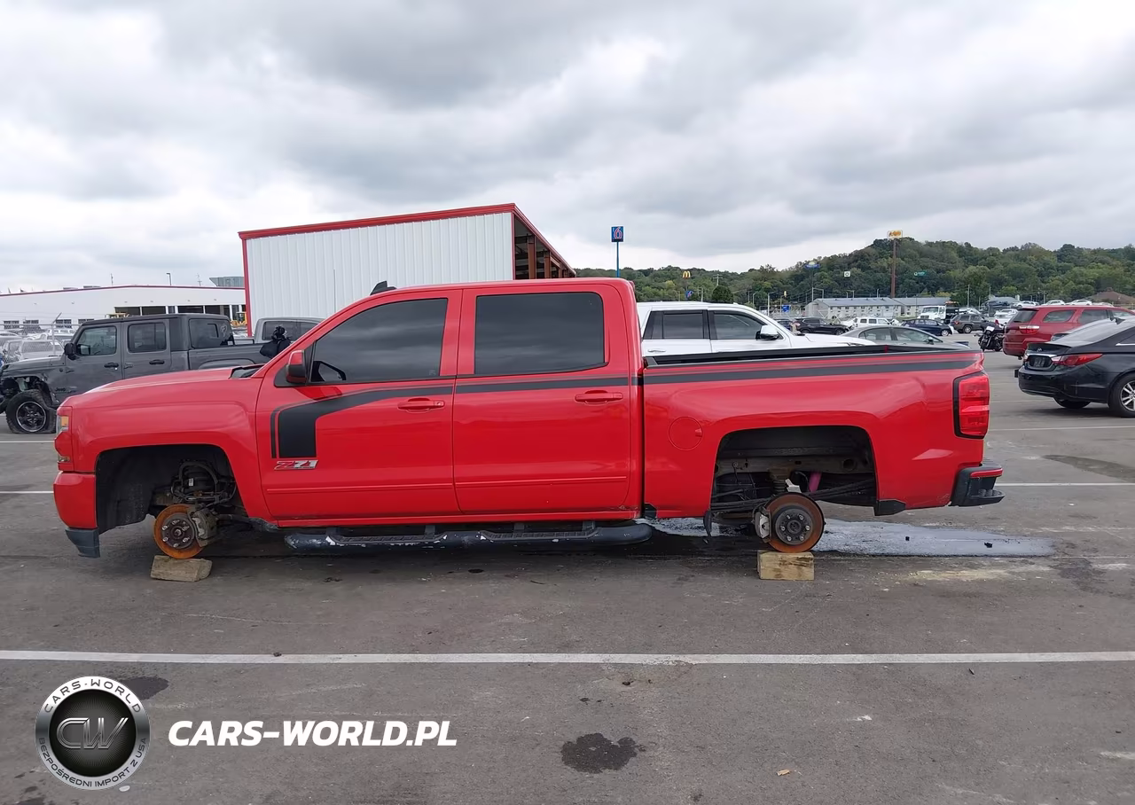 2018 Chevrolet Silverado 1500 2Lt VIN:3GCUKREC2JG131009 - 12