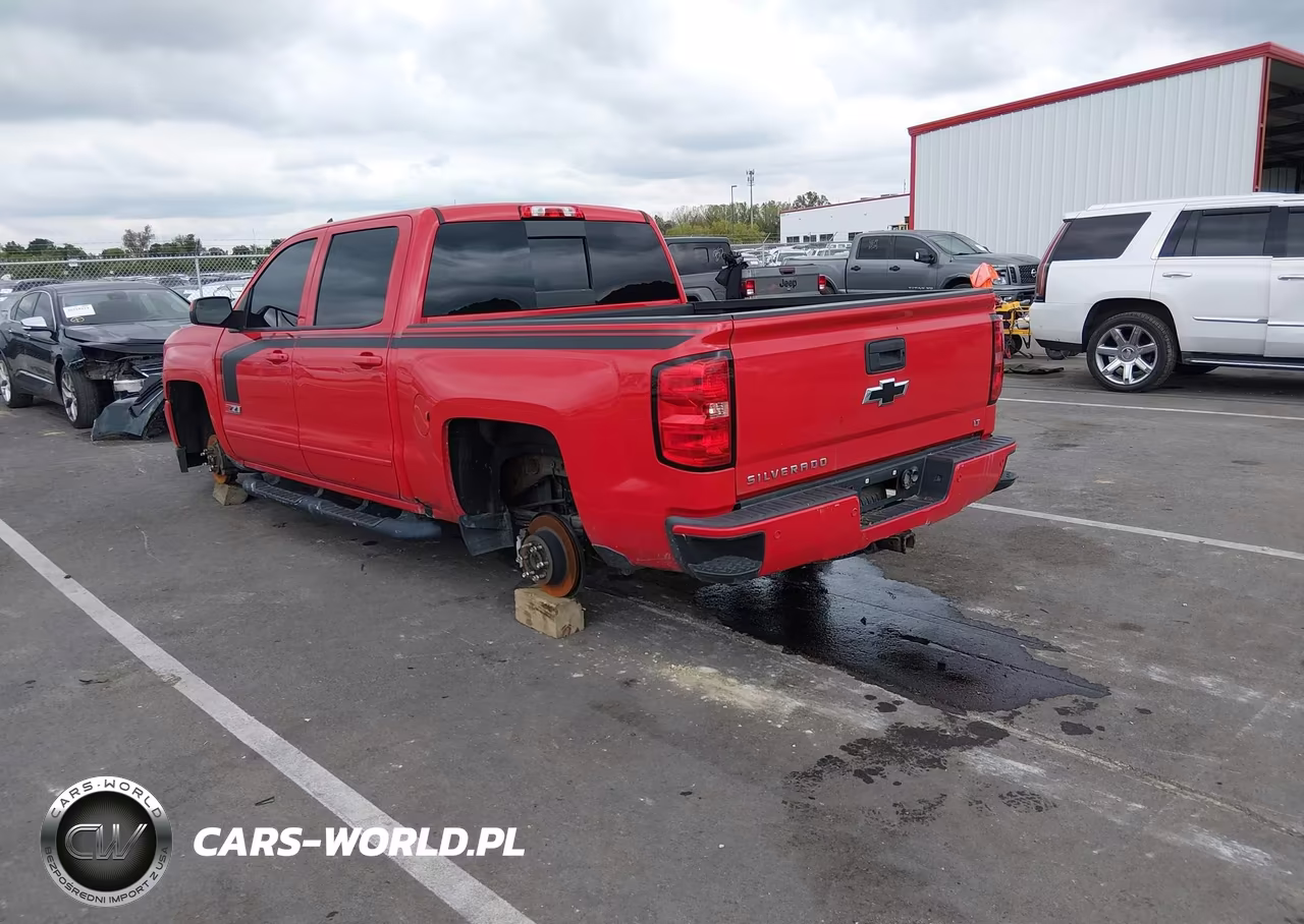 2018 Chevrolet Silverado 1500 2Lt VIN:3GCUKREC2JG131009 - 3