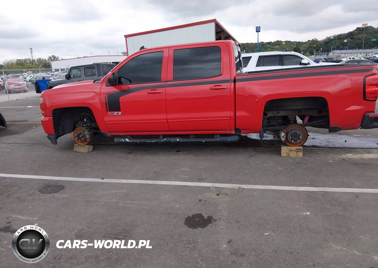 2018 Chevrolet Silverado 1500 2Lt VIN:3GCUKREC2JG131009 - 5