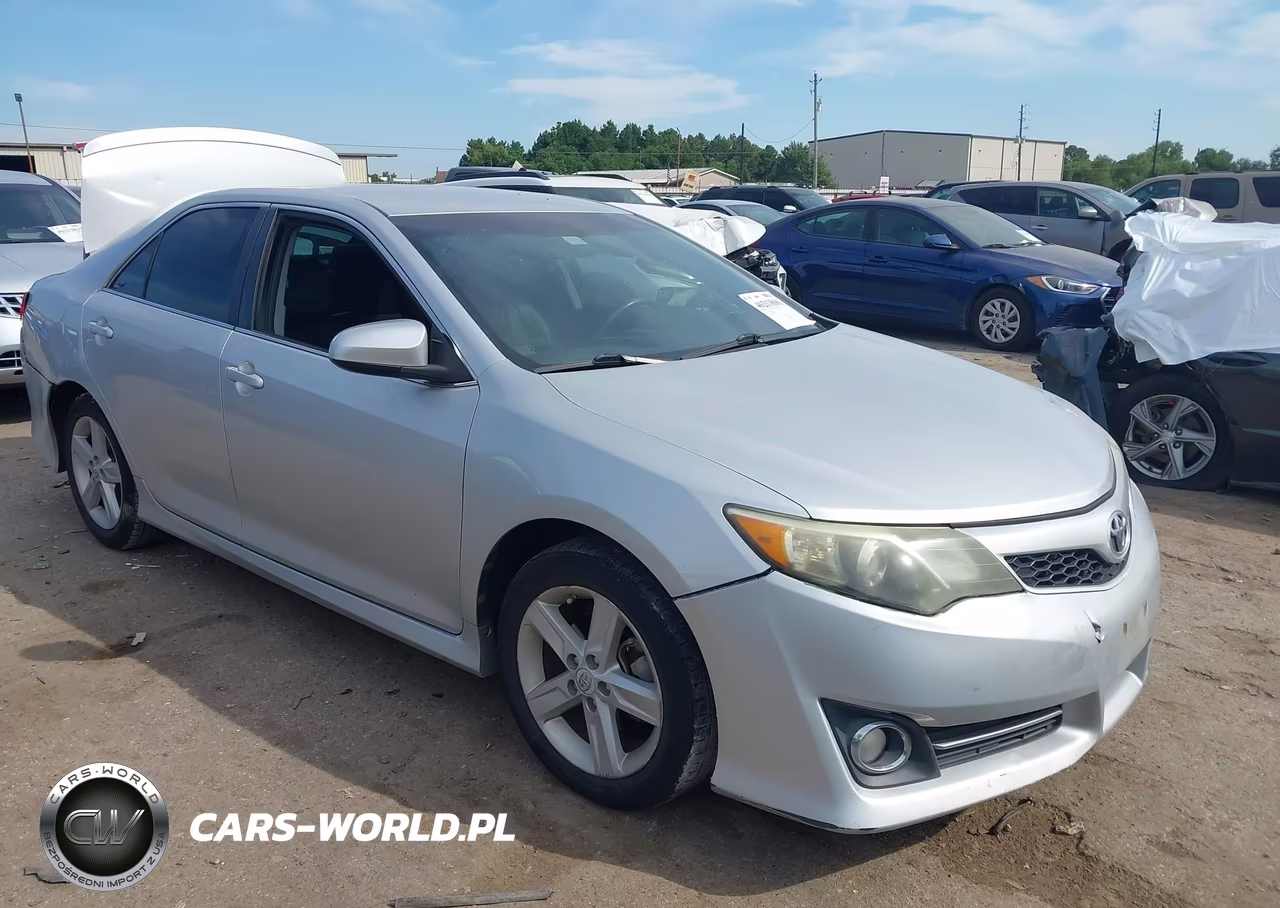2014 Toyota Camry Se – zdjęcie 1 z 15