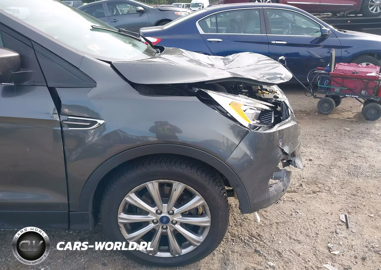 2018 Ford Escape Titanium VIN:1FMCU9J92JUB33156 - 16