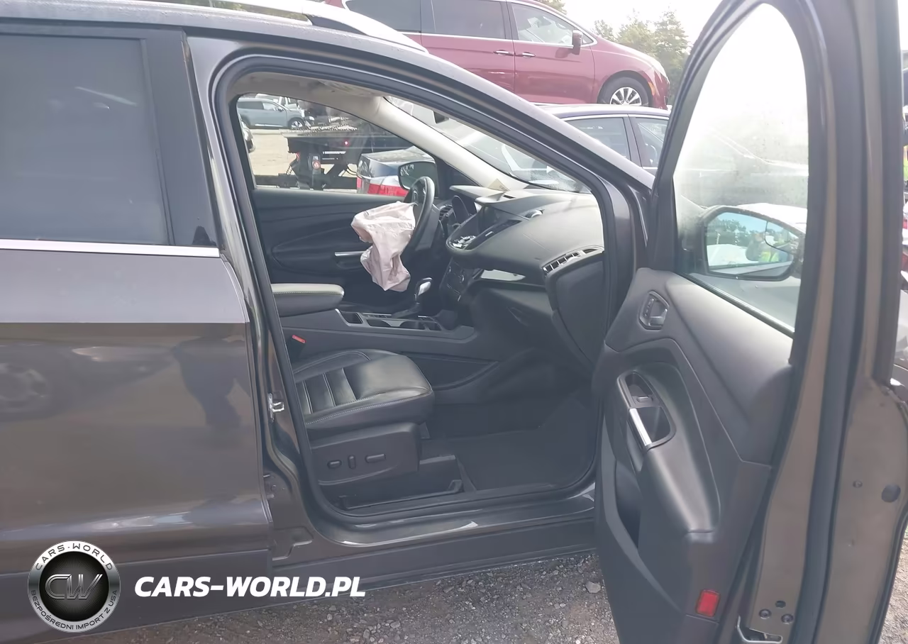 2018 Ford Escape Titanium VIN:1FMCU9J92JUB33156 - 5