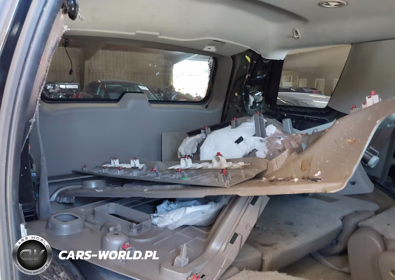 2015 Chevrolet Tahoe Lt VIN:1GNSCBKC4FR248735 - 12