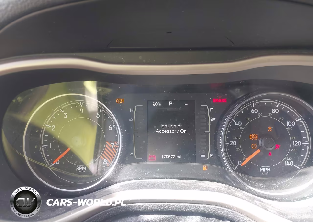 2015 Jeep Cherokee Latitude VIN:1C4PJLCS8FW628761 - 7