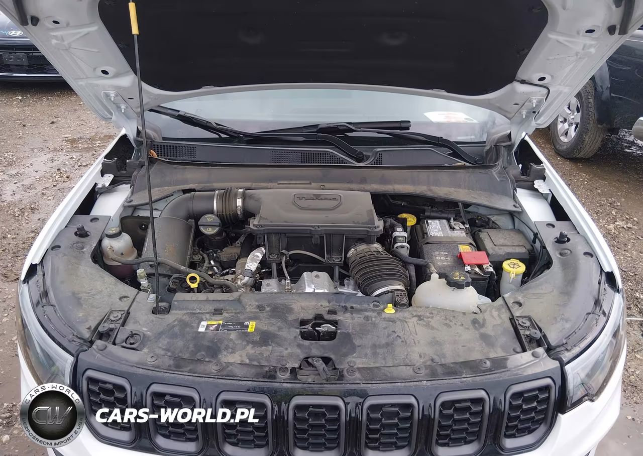 2025 Jeep Compass Latitude 4X4 VIN:3C4NJDBN7ST617985 - 10