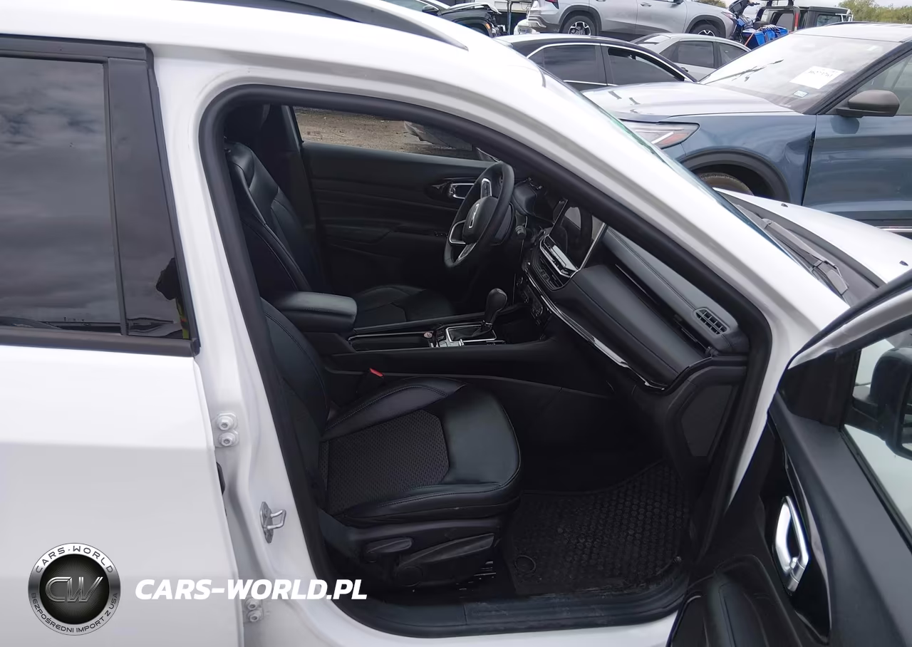 2025 Jeep Compass Latitude 4X4 VIN:3C4NJDBN7ST617985 - 5