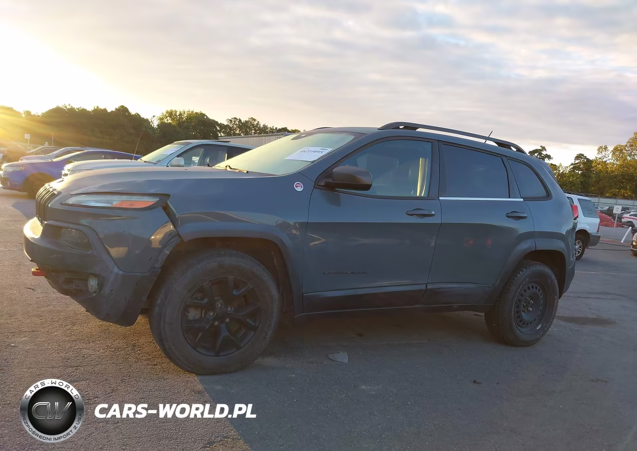2015 Jeep Cherokee Trailhawk VIN:1C4PJMBS1FW576168 - 15