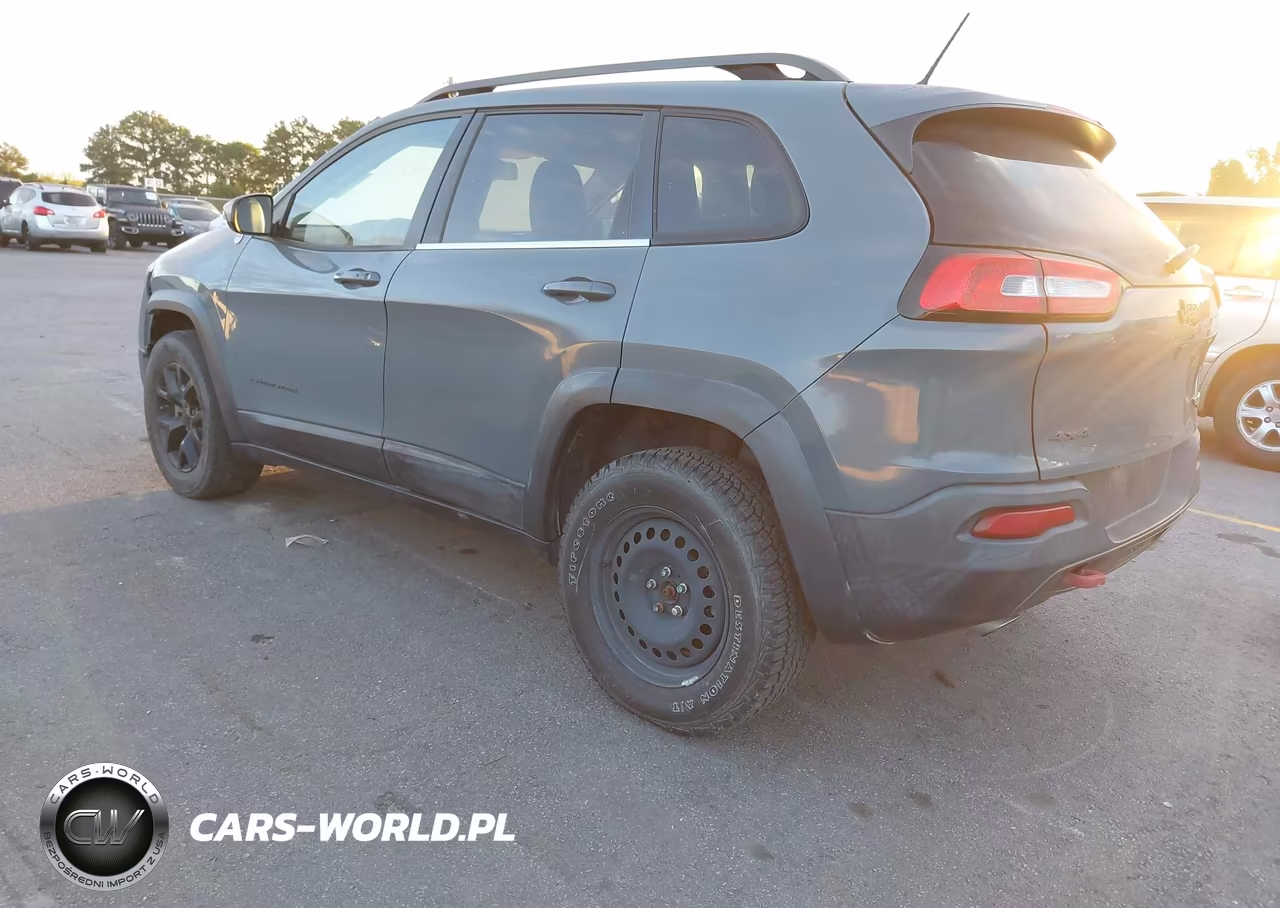 2015 Jeep Cherokee Trailhawk VIN:1C4PJMBS1FW576168 - 3