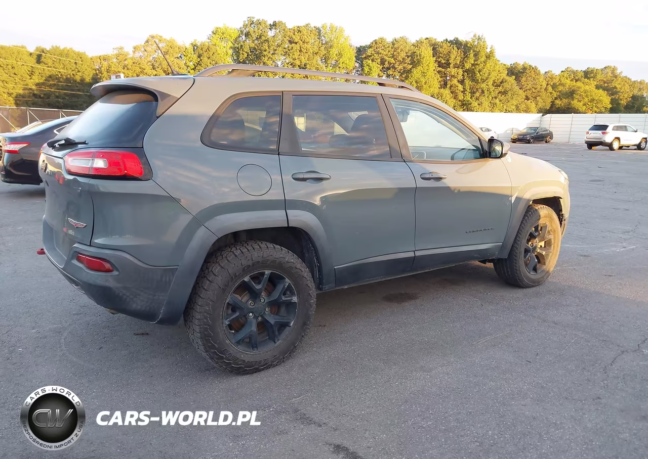 2015 Jeep Cherokee Trailhawk VIN:1C4PJMBS1FW576168 - 4
