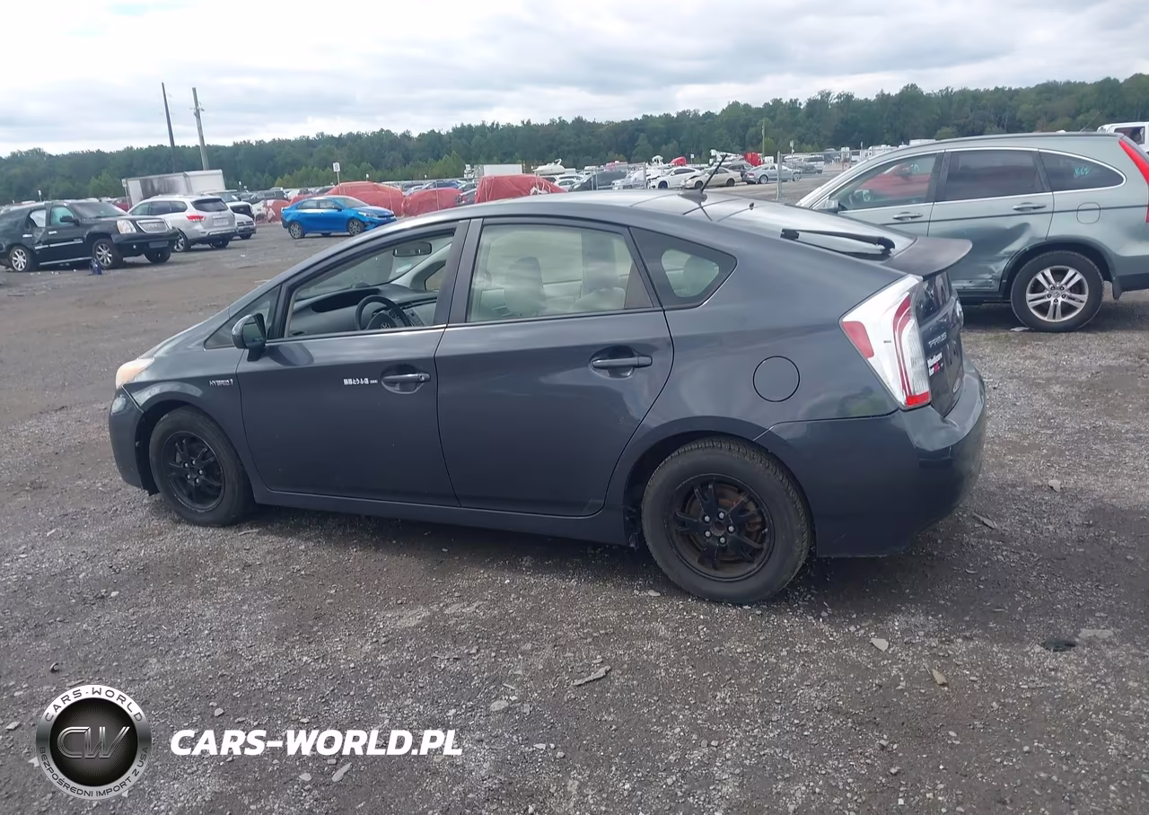 2013 Toyota Prius Three VIN:JTDKN3DU6D1668815 - 14