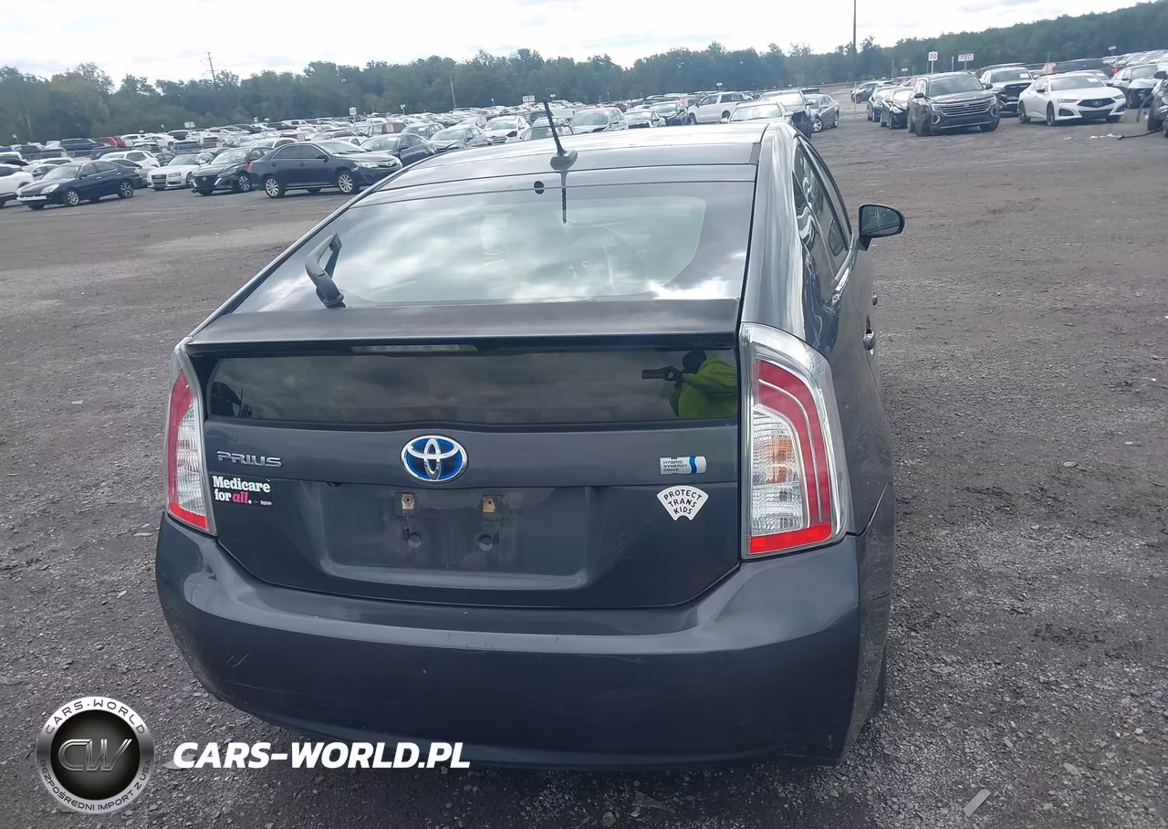 2013 Toyota Prius Three VIN:JTDKN3DU6D1668815 - 16