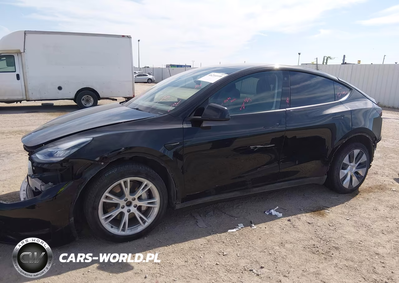 2023 Tesla Model Y Awd-Long Range Dual Motor All-Wheel Drive VIN:7SAYGDEE6PA112114 - 10