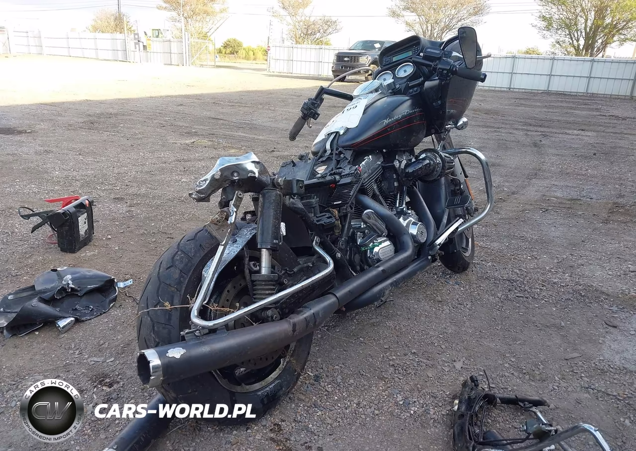 2012 Harley-Davidson Fltrx Road Glide Custom VIN:1HD1KHM16CB686424 - 4