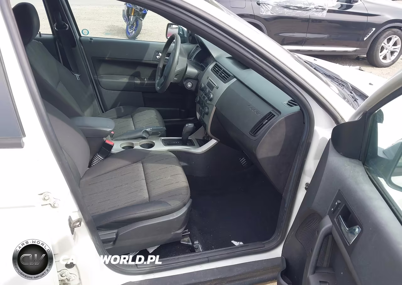 2010 Ford Focus Se VIN:1FAHP3FN1AW145748 - 5