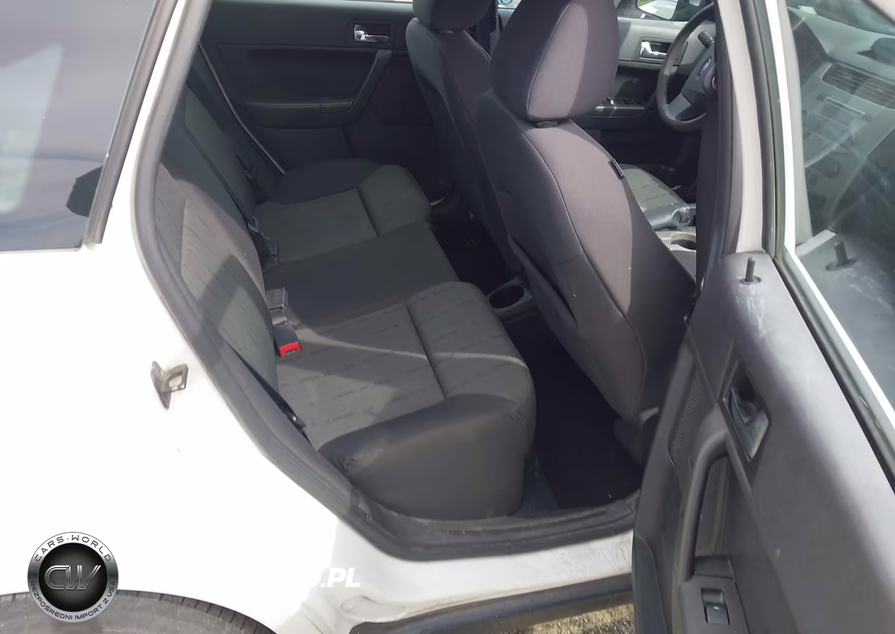 2010 Ford Focus Se VIN:1FAHP3FN1AW145748 - 8