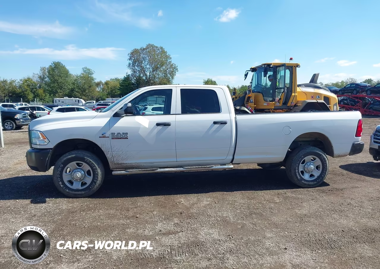 2017 Ram 2500 Tradesman 4X4 8' Box VIN:3C6UR5HL1HG771326 - 14