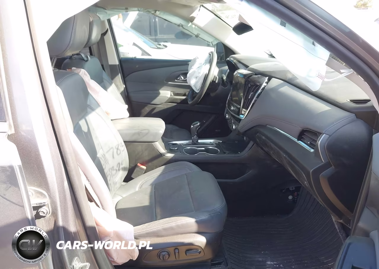 2019 Chevrolet Traverse Premier VIN:1GNERKKW1KJ157324 - 5