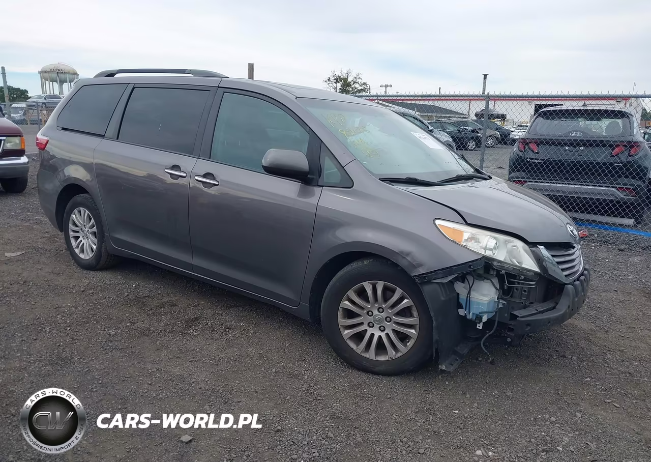 2016 Toyota Sienna Xle 8 Passenger