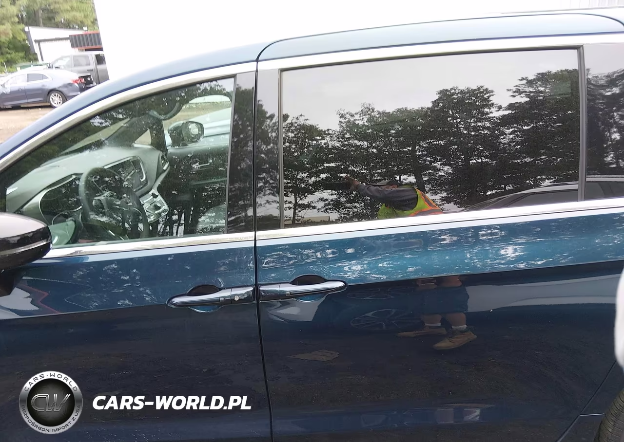 2025 Chrysler Pacifica Select VIN:2C4RC1BG2SR562067 - 14