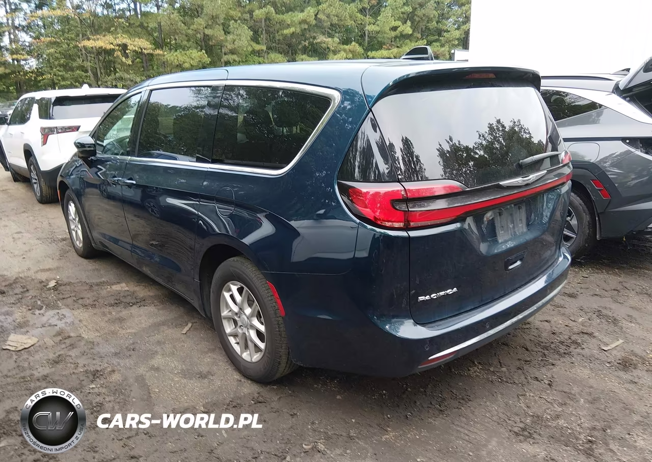 2025 Chrysler Pacifica Select VIN:2C4RC1BG2SR562067 - 3