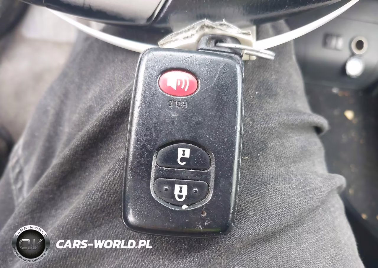 2013 Toyota Prius Four VIN:JTDKN3DU4D5552697 - 11