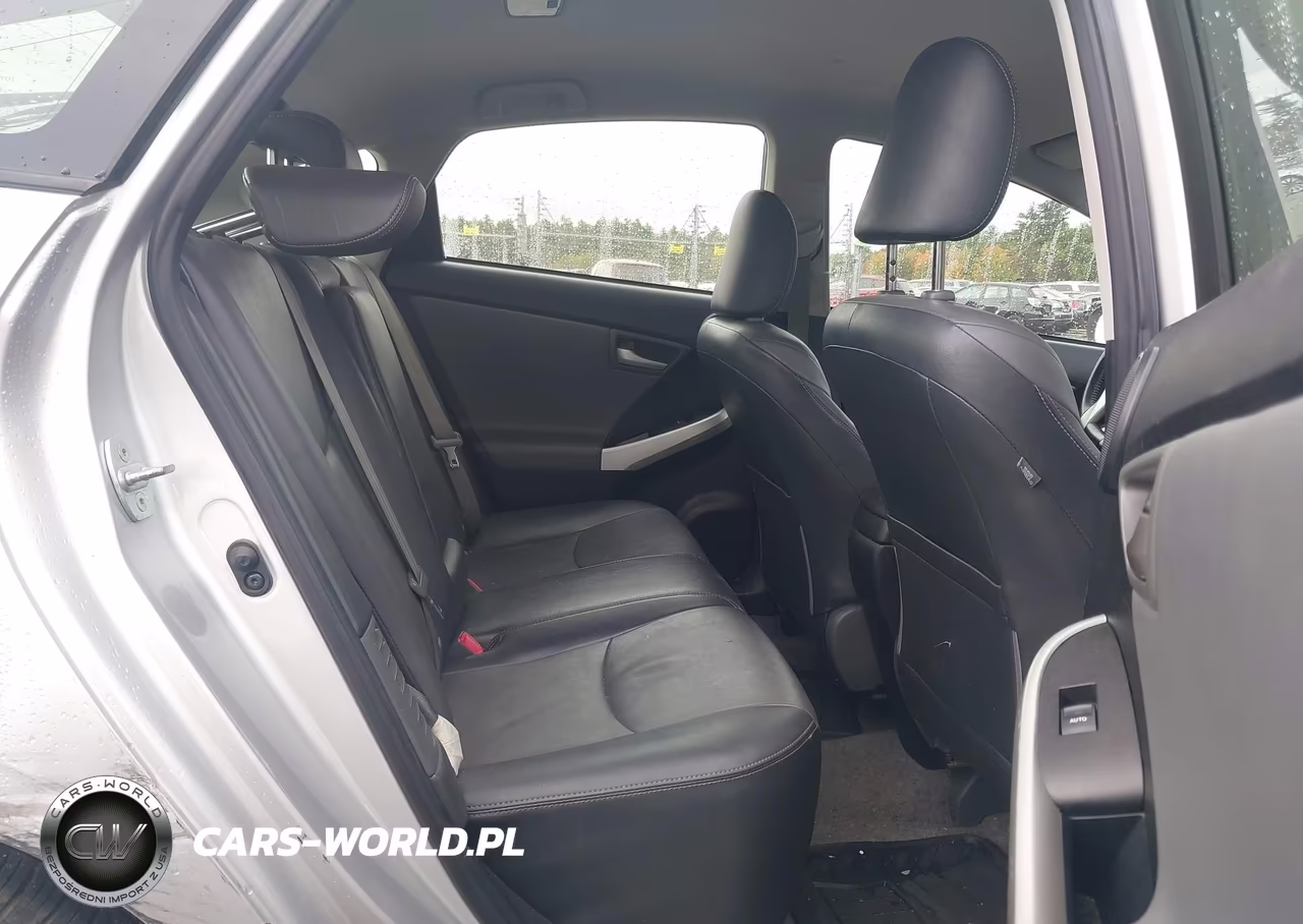 2013 Toyota Prius Four VIN:JTDKN3DU4D5552697 - 8