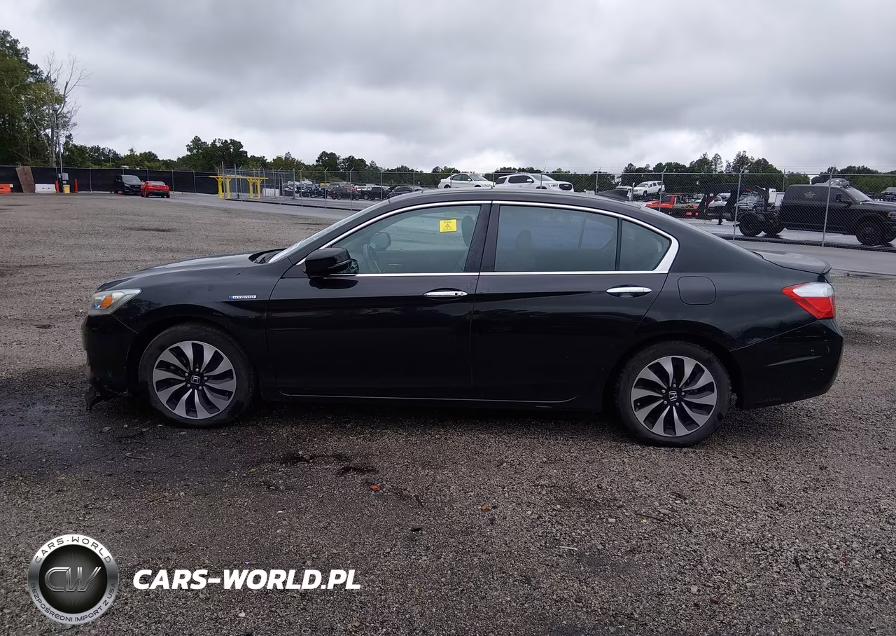 2015 Honda Accord Hybrid Touring VIN:1HGCR6F73FA011119 - 14
