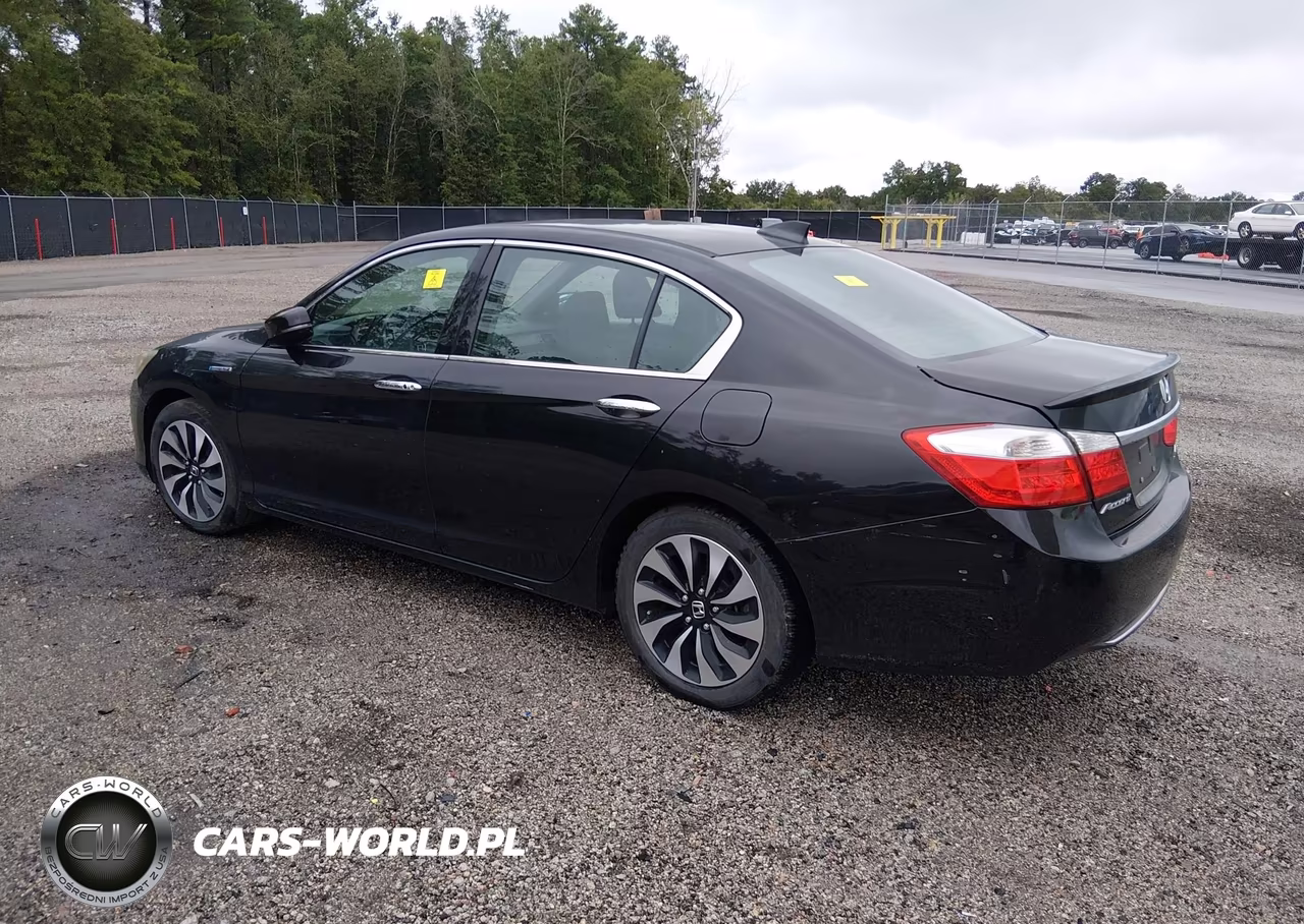 2015 Honda Accord Hybrid Touring VIN:1HGCR6F73FA011119 - 3