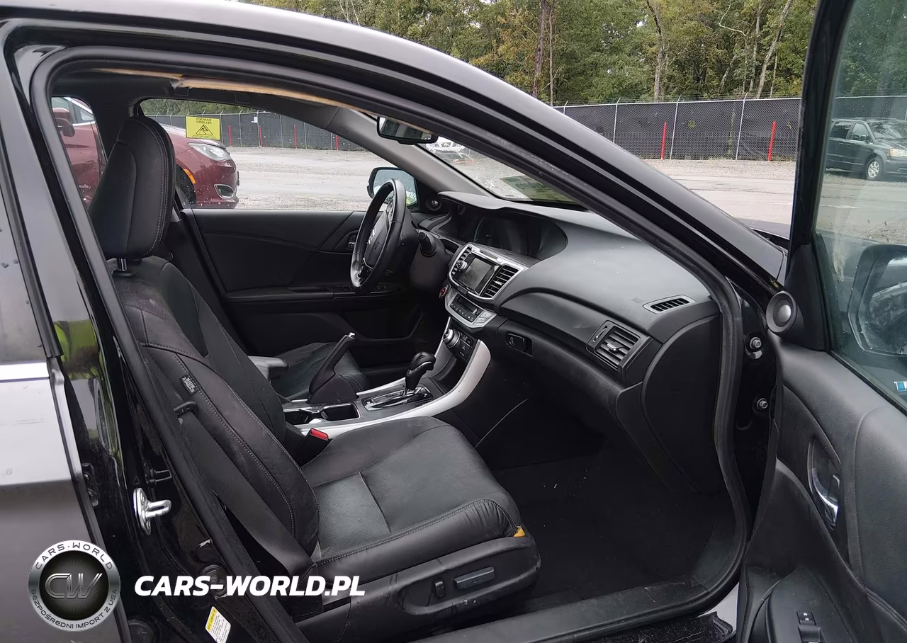 2015 Honda Accord Hybrid Touring VIN:1HGCR6F73FA011119 - 5