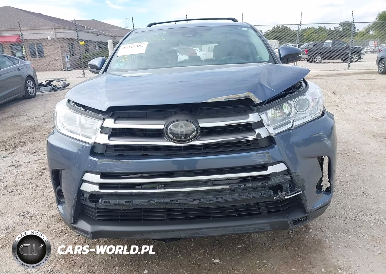 2018 Toyota Highlander Le VIN:5TDBZRFH5JS876514 - 12