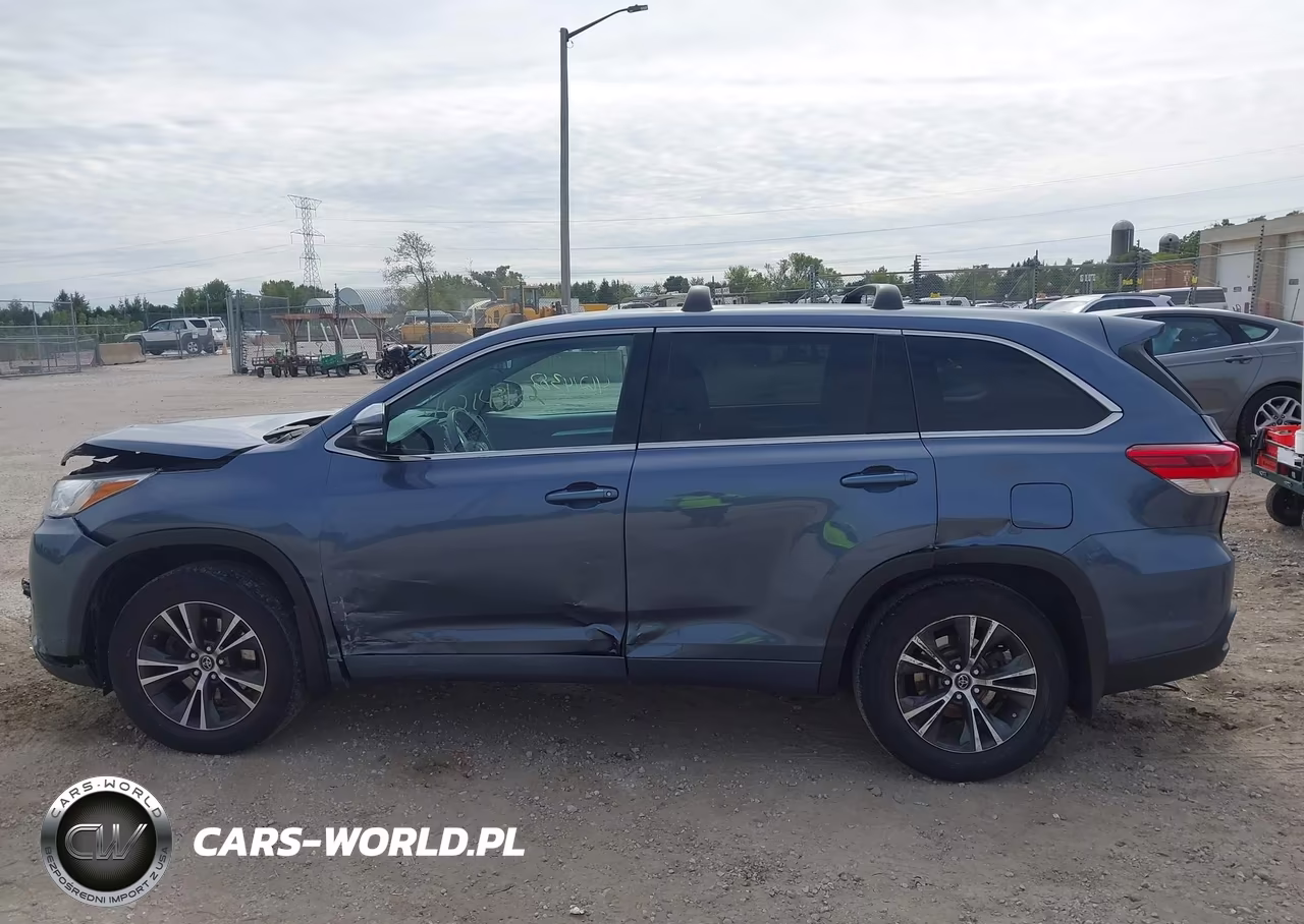 2018 Toyota Highlander Le VIN:5TDBZRFH5JS876514 - 14