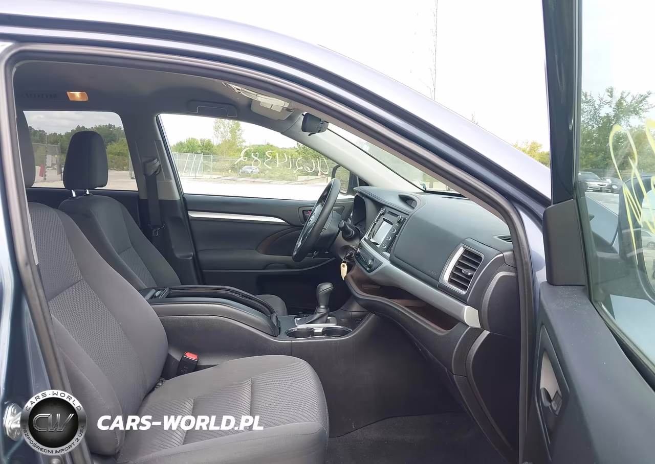 2018 Toyota Highlander Le VIN:5TDBZRFH5JS876514 - 5