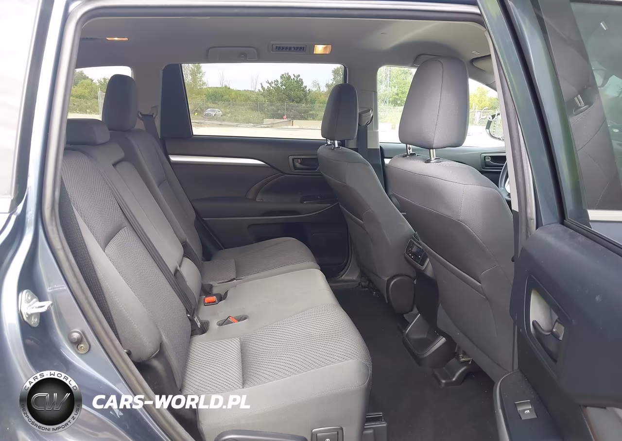 2018 Toyota Highlander Le VIN:5TDBZRFH5JS876514 - 8