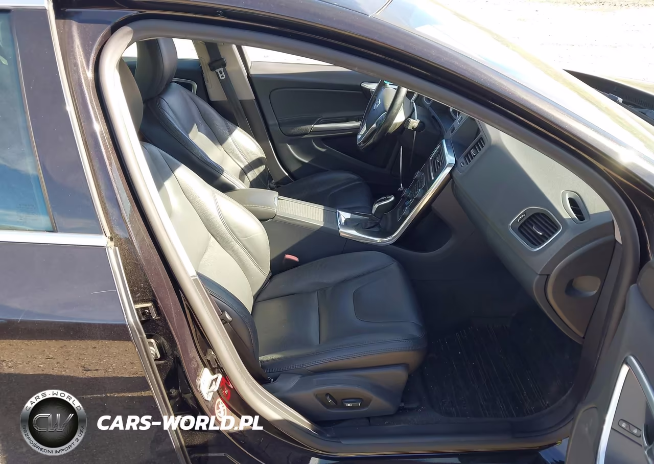 2014 Volvo S60 T5 Platinum VIN:YV1612FS2E1288806 - 5