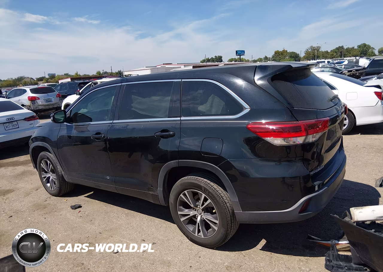 2017 Toyota Highlander Le VIN:5TDZZRFH4HS220961 - 15
