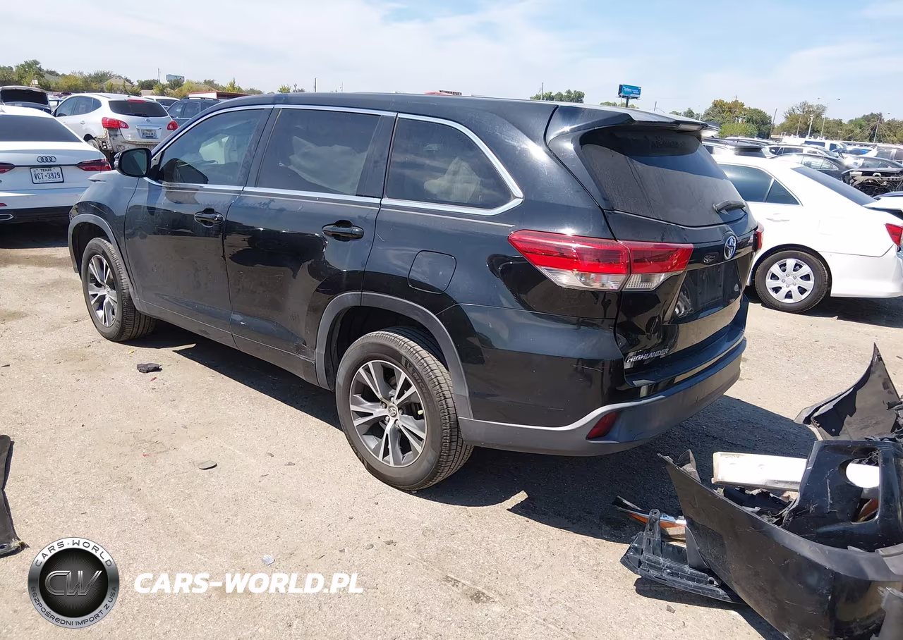 2017 Toyota Highlander Le VIN:5TDZZRFH4HS220961 - 3