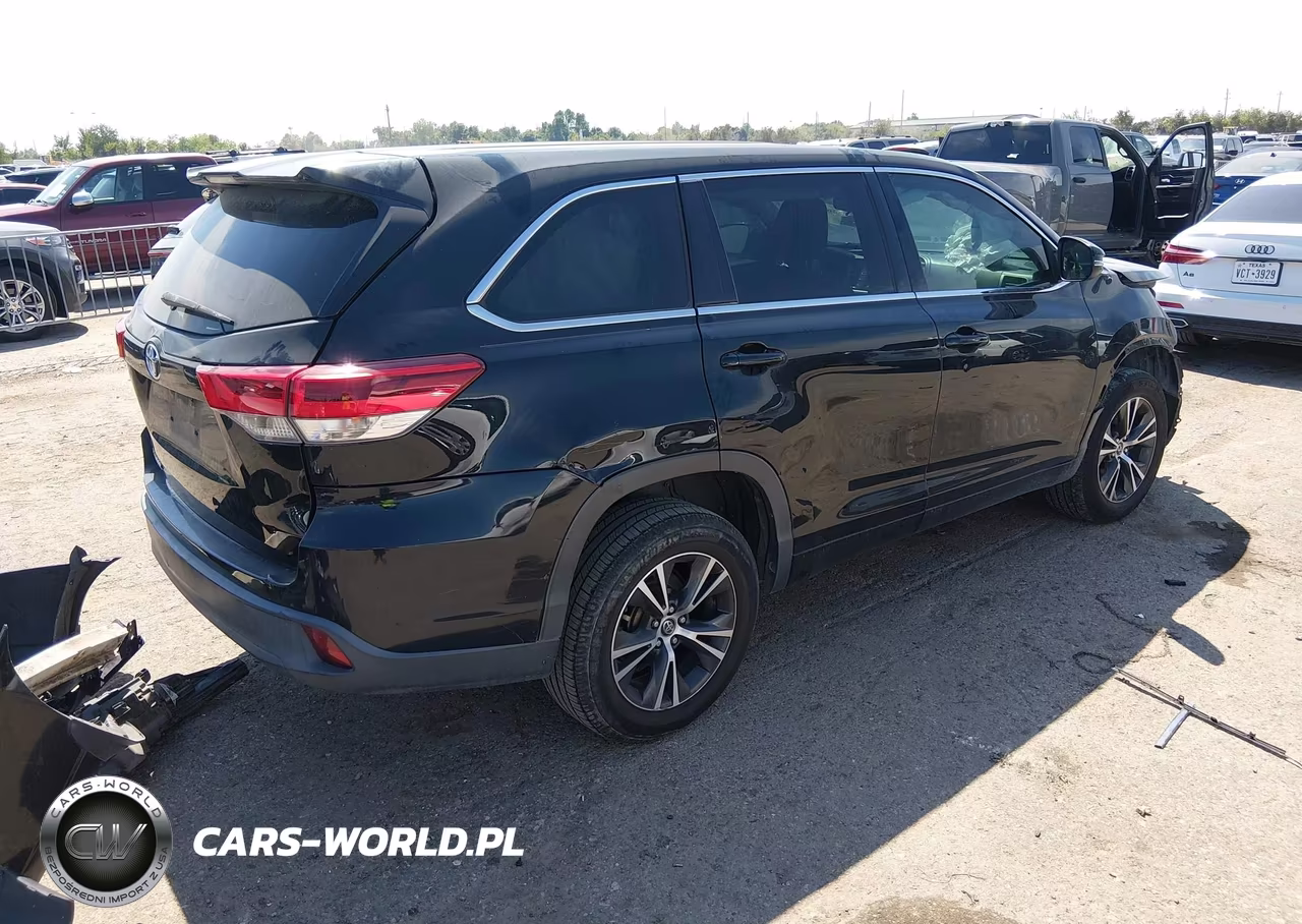 2017 Toyota Highlander Le VIN:5TDZZRFH4HS220961 - 4