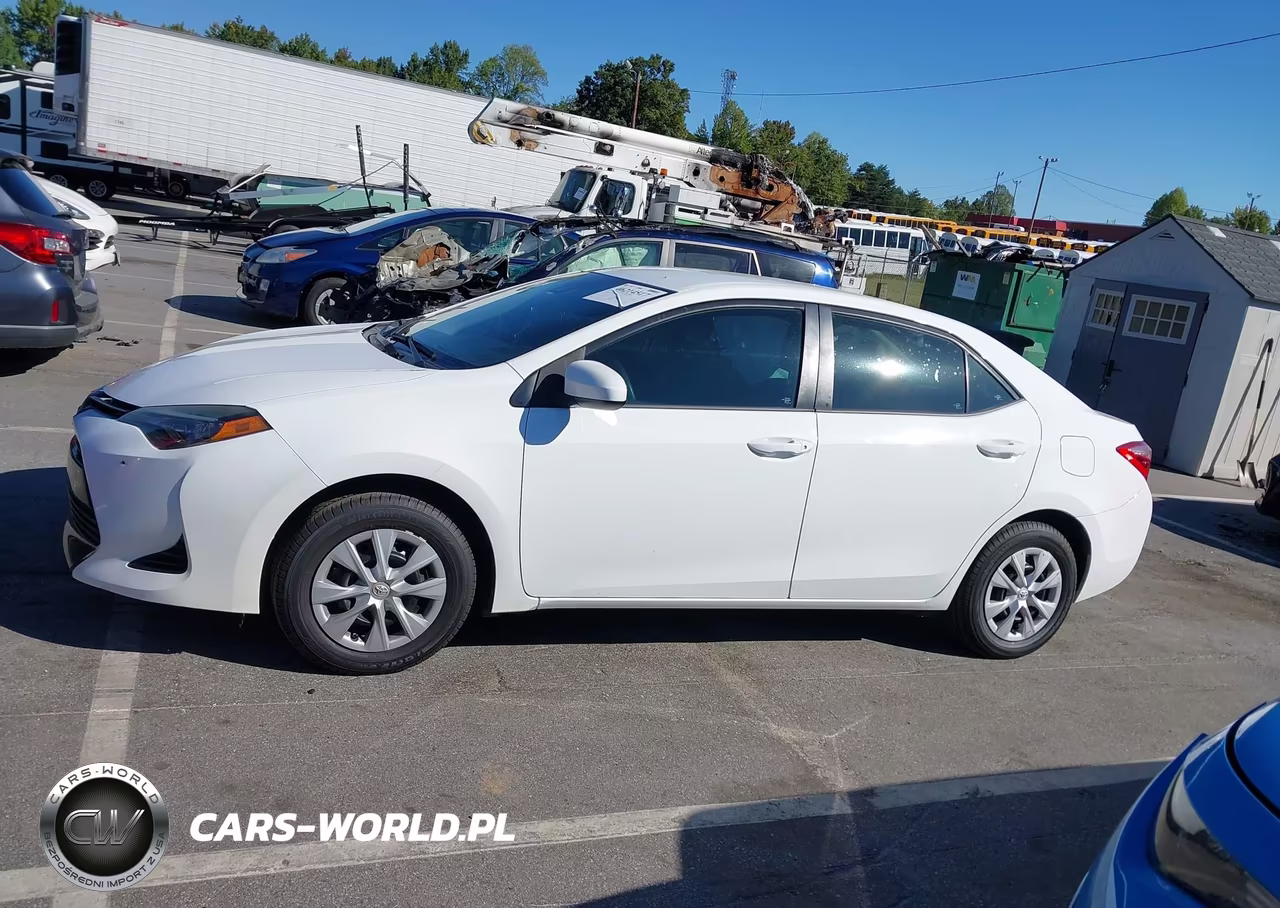 2018 Toyota Corolla L VIN:2T1BURHE2JC968268 - 14