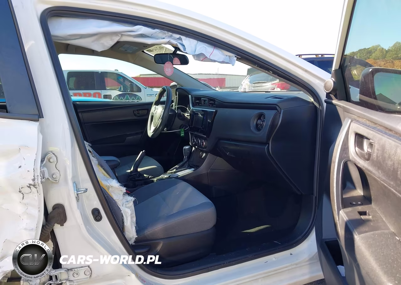 2018 Toyota Corolla L VIN:2T1BURHE2JC968268 - 5
