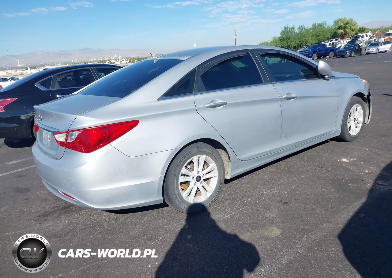 2013 Hyundai Sonata Gls VIN:5NPEB4AC4DH538788 - 4