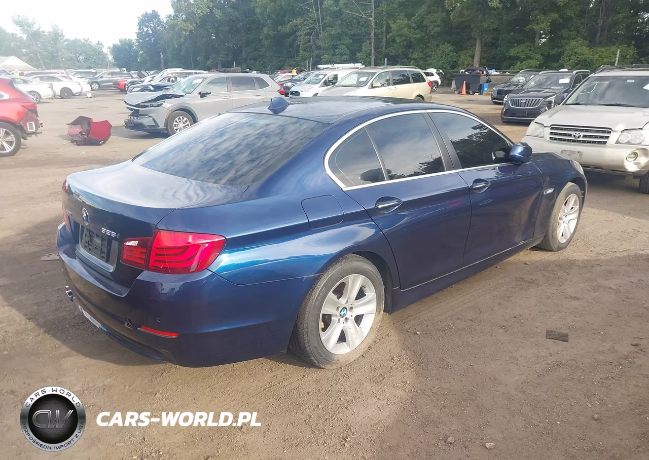 2013 BMW 528I xDrive VIN:WBAXH5C55DDW12136 - 4