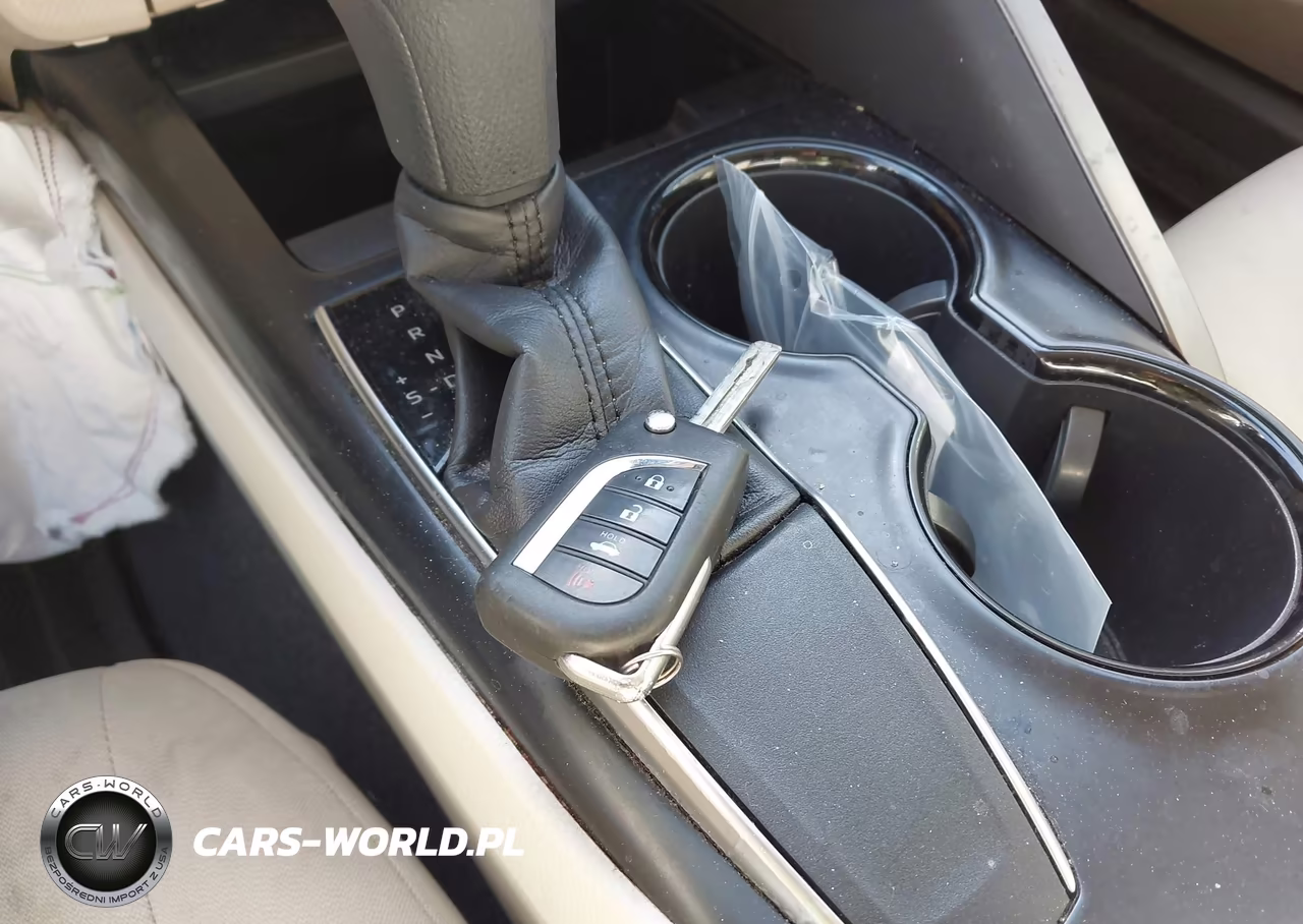 2018 Toyota Camry Le VIN:JTNB11HK0J3021315 - 11