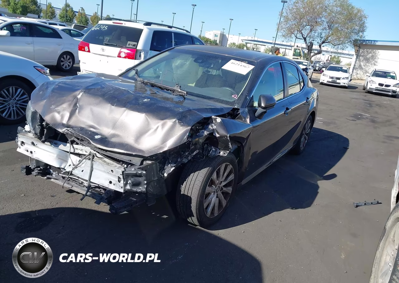 2018 Toyota Camry Le VIN:JTNB11HK0J3021315 - 2