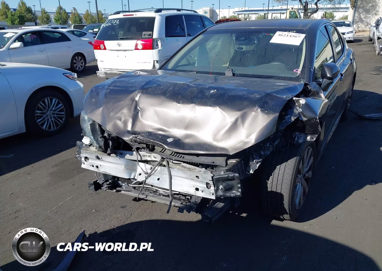 2018 Toyota Camry Le VIN:JTNB11HK0J3021315 - 6