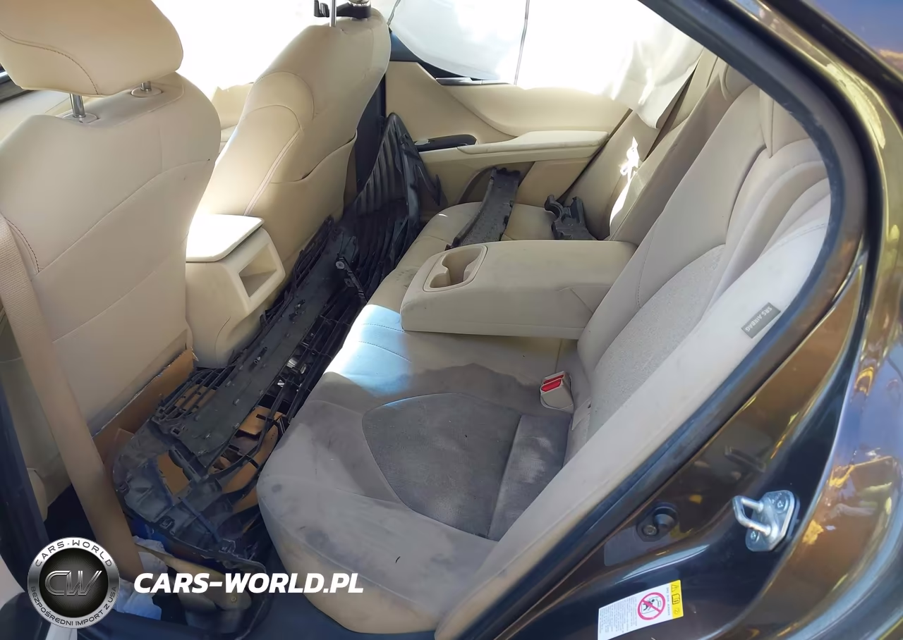 2018 Toyota Camry Le VIN:JTNB11HK0J3021315 - 8