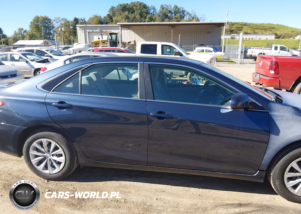 2016 Toyota Camry Le VIN:4T4BF1FK3GR555650 - 14